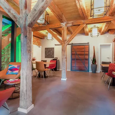 Alte Molkerei לינה וארוחת בוקר 4*